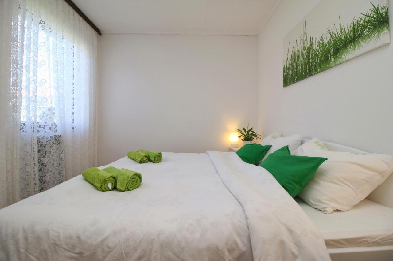 Apartment Nana ロヴィニ エクステリア 写真